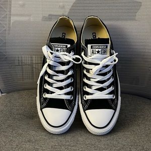 BRAND NEW Converse Chuck Taylor All Star Lo Sneaker